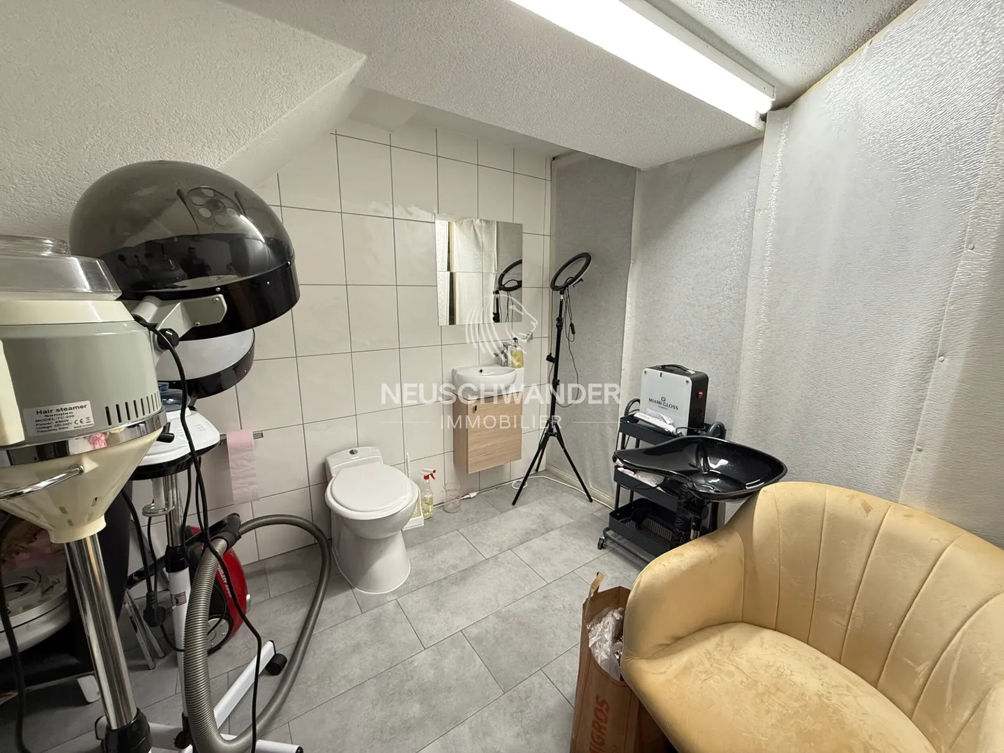 Edificio di rendimento - Foto 3 di 12