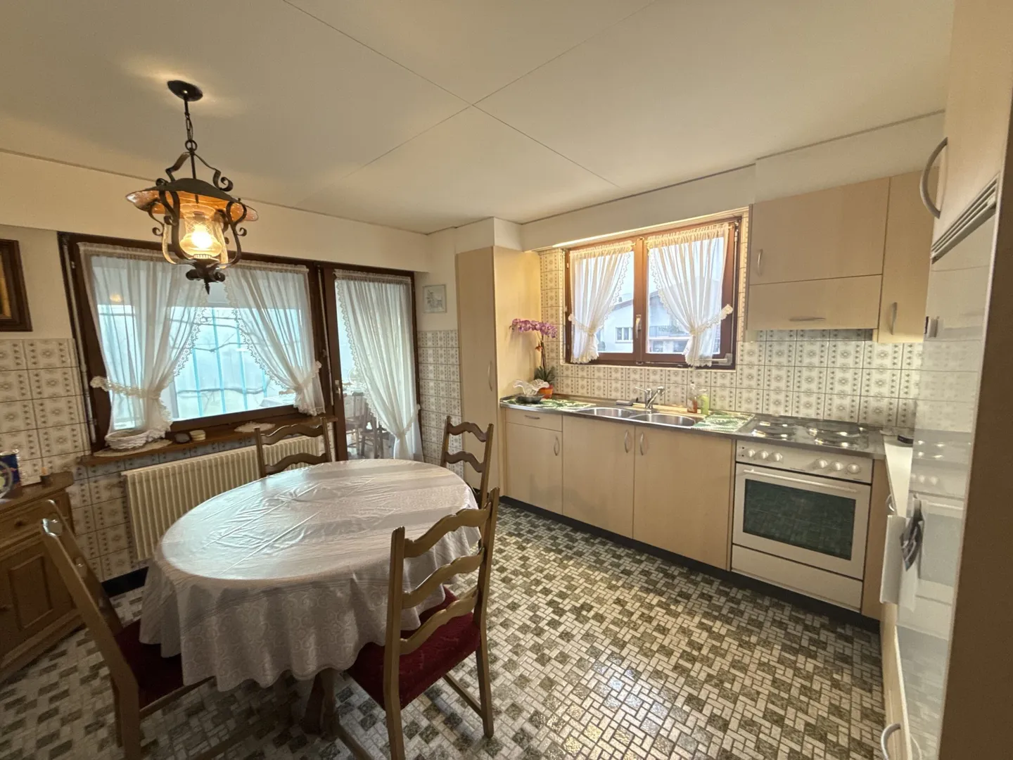 For sale in Courroux individual house with 4.5 rooms - Photo 3 of 13