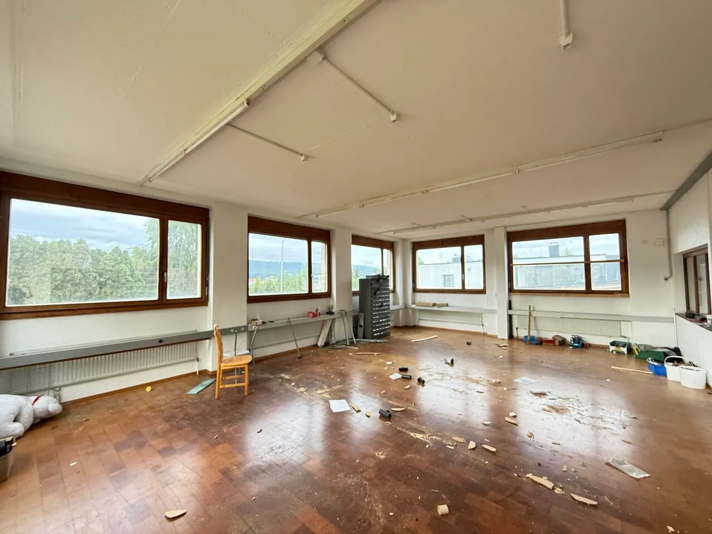 For sale in Bassecourt, a house with 8.5 rooms and 1 workshop - Photo 11 of 13