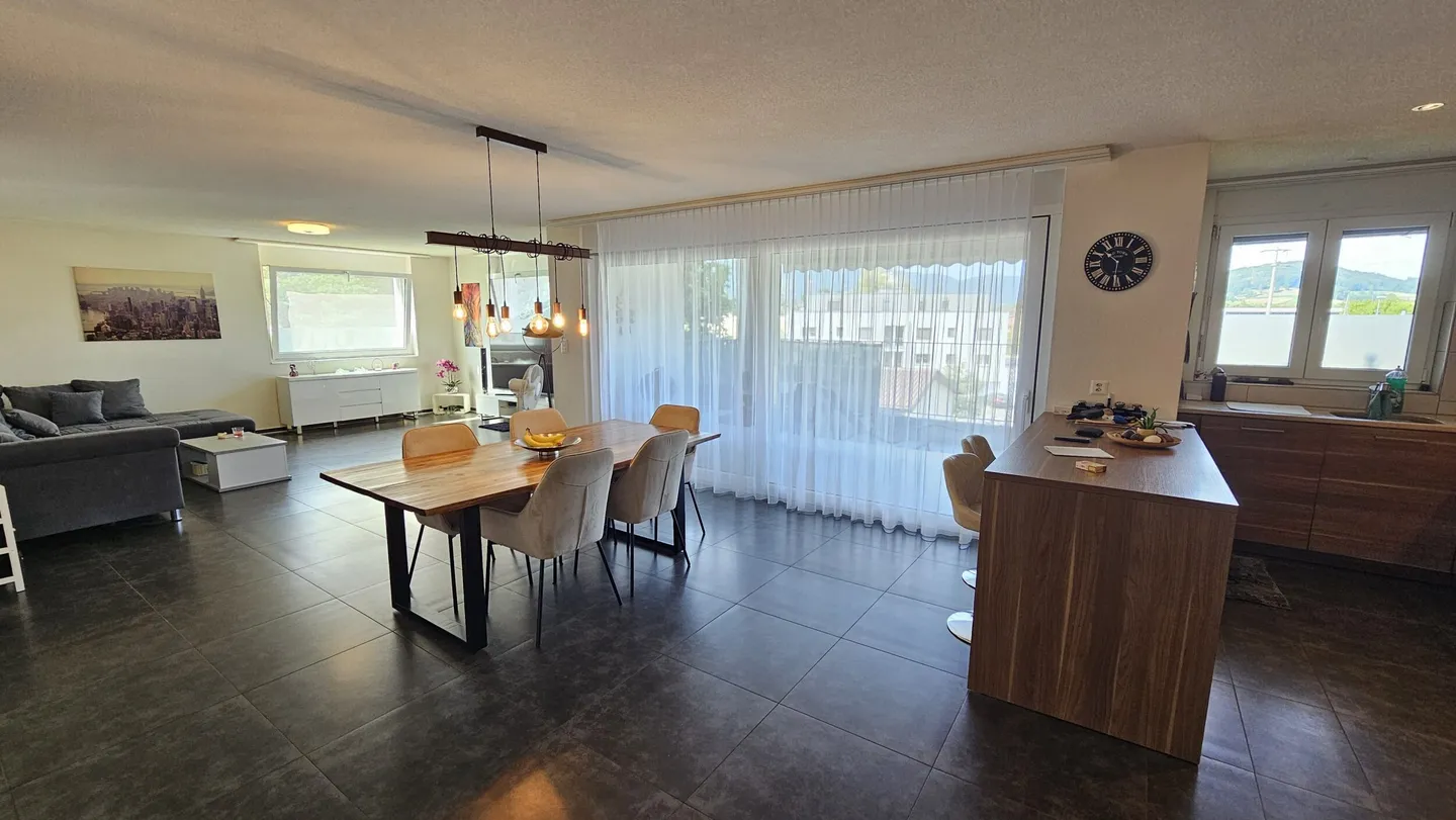For sale in Delémont superb 5.5 room apartment - Photo 5 of 13