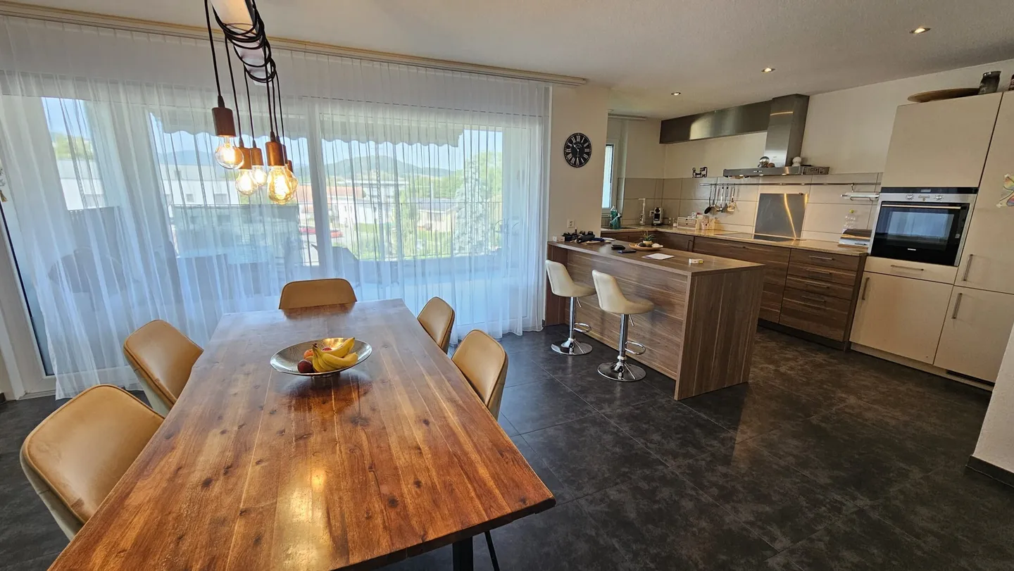 For sale in Delémont superb 5.5 room apartment - Photo 7 of 13