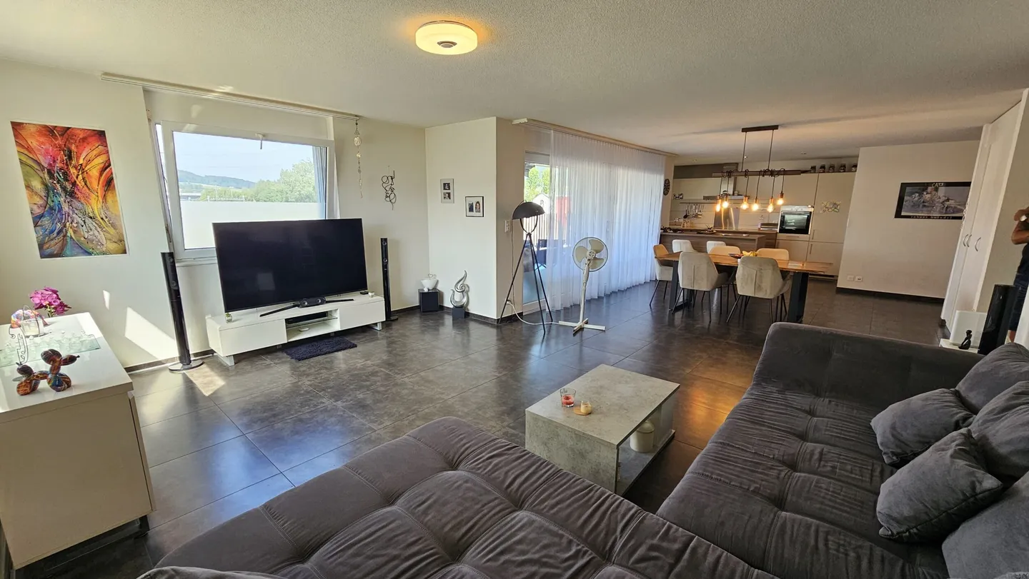For sale in Delémont superb 5.5 room apartment - Photo 8 of 13