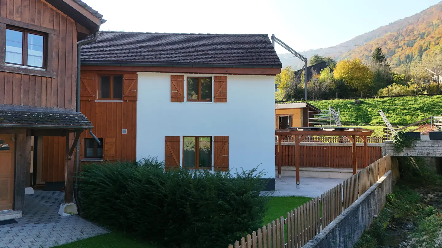 For sale in Roches charming renovated 3.5 room house - Photo 2 of 13