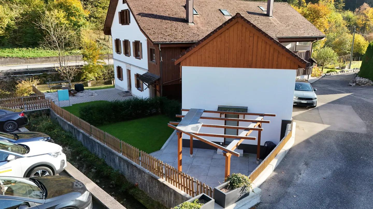 For sale in Roches charming renovated 3.5 room house - Photo 3 of 13