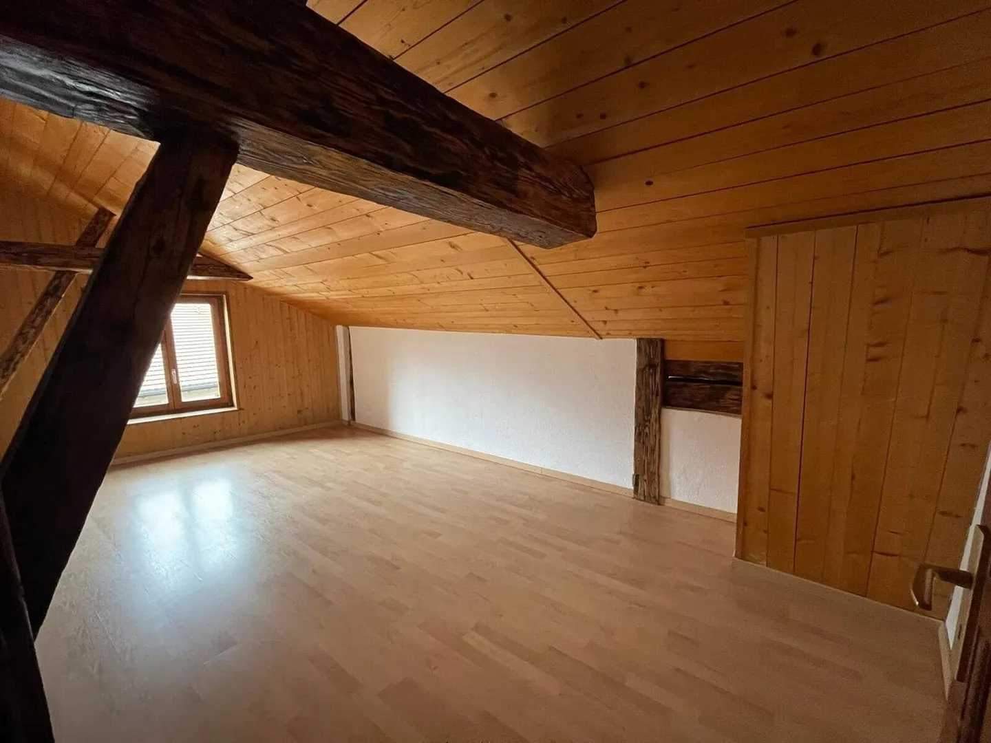 For sale in Eschert charming house with 3 apartments - Photo 9 of 13