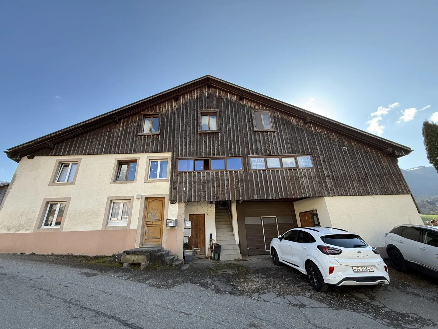 For sale in Eschert charming house with 3 apartments - Photo 1 of 13