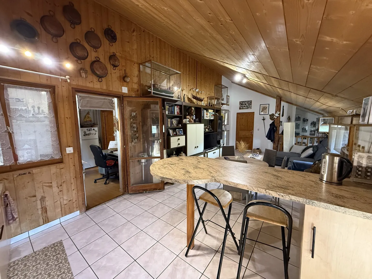 For sale in Eschert charming house with 3 apartments - Photo 12 of 13