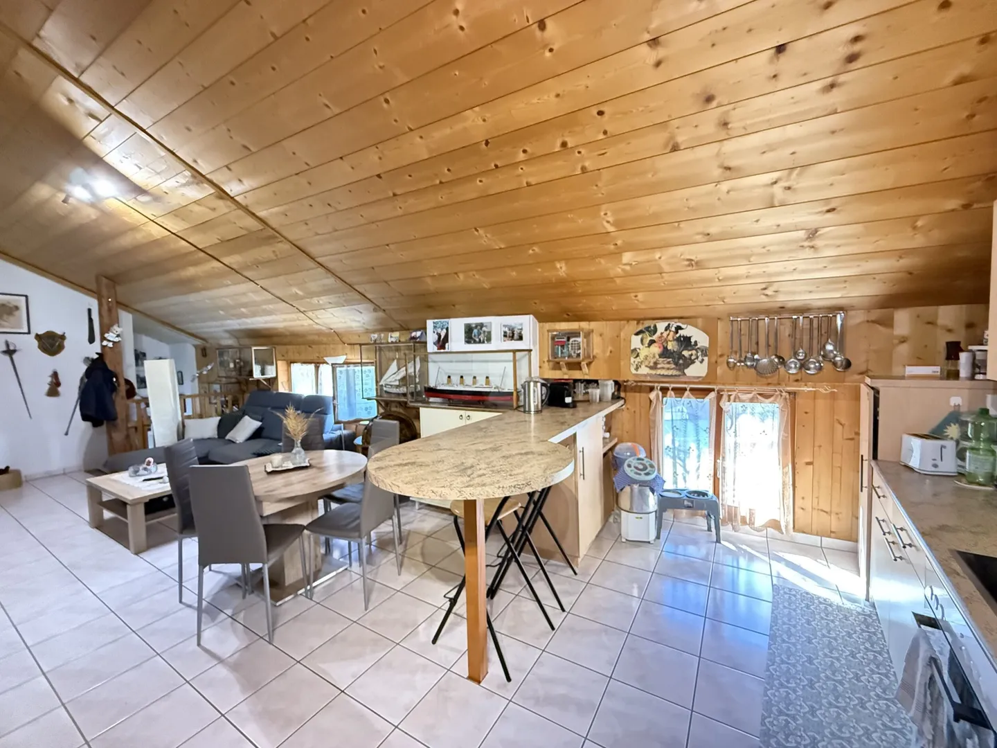 For sale in Eschert charming house with 3 apartments - Photo 13 of 13