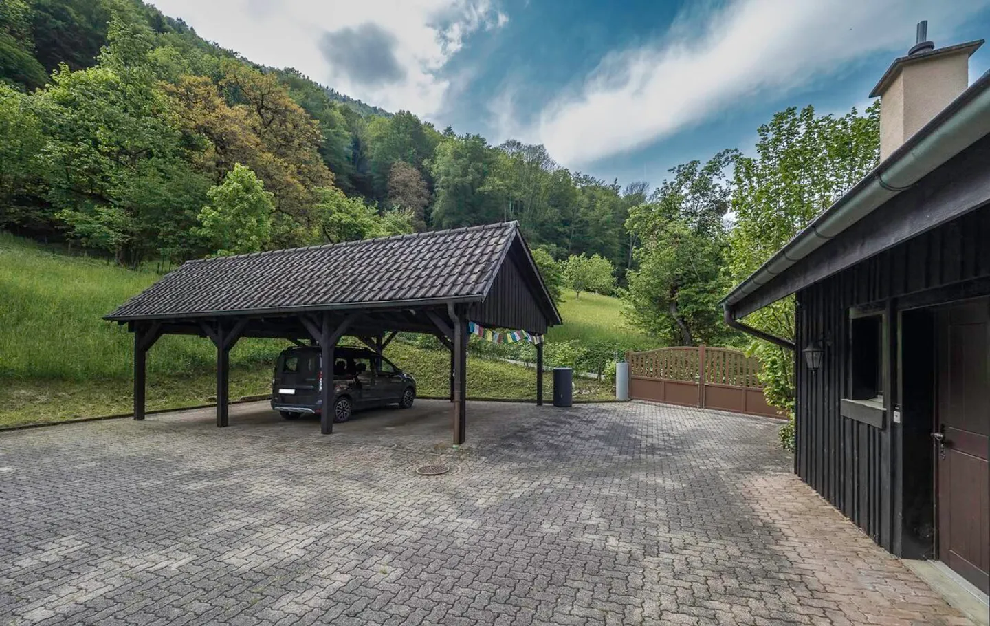 Located in Roches warm 3.5 room apartment for sale - Photo 9 of 9