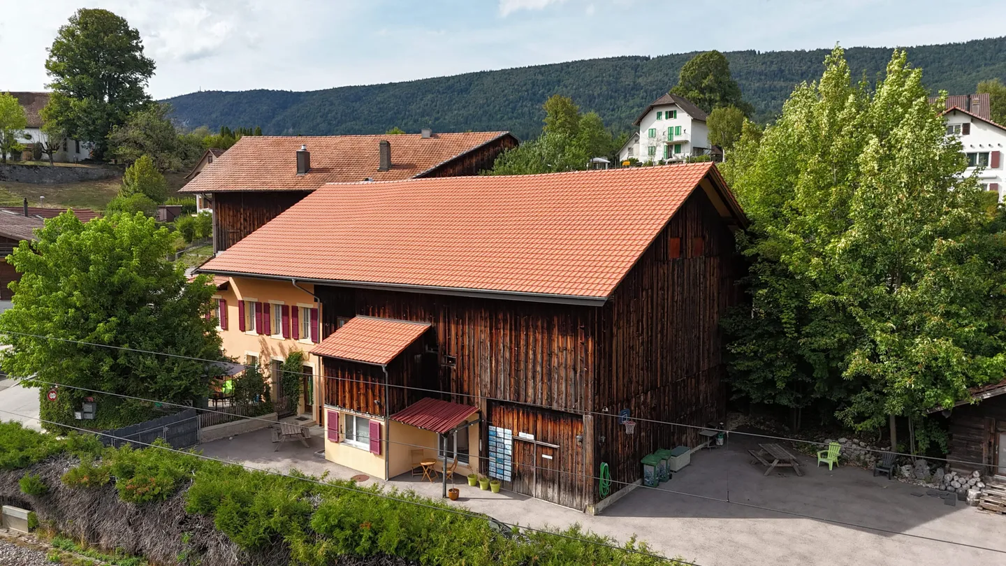 For sale in Bévilard old farm with 2 apartments - Photo 1 of 13