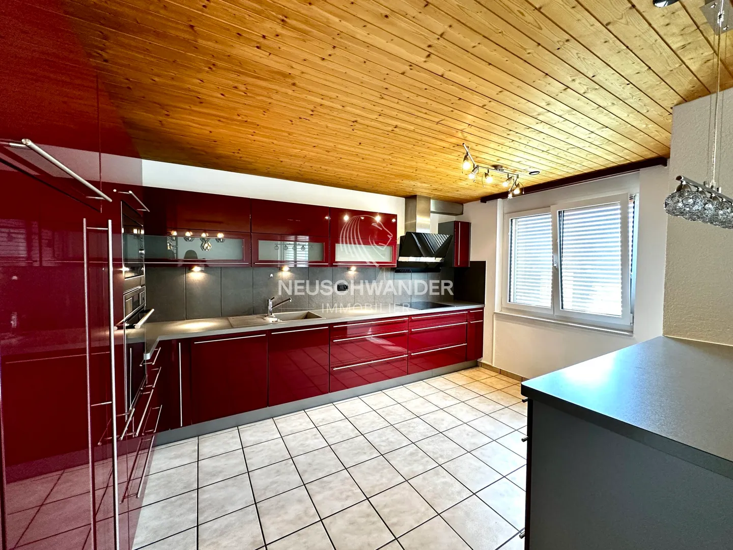 À Moutier appartement de 4.5 pièces au 2ème étage à vendre - Photo 2 sur 12