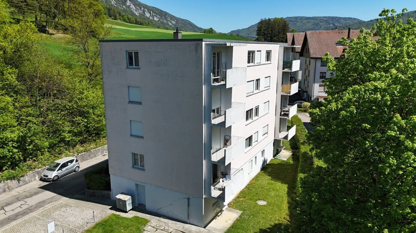 In vendita a Moutier, edificio di 9 appartamenti, tutti affittati - Foto 1 di 13