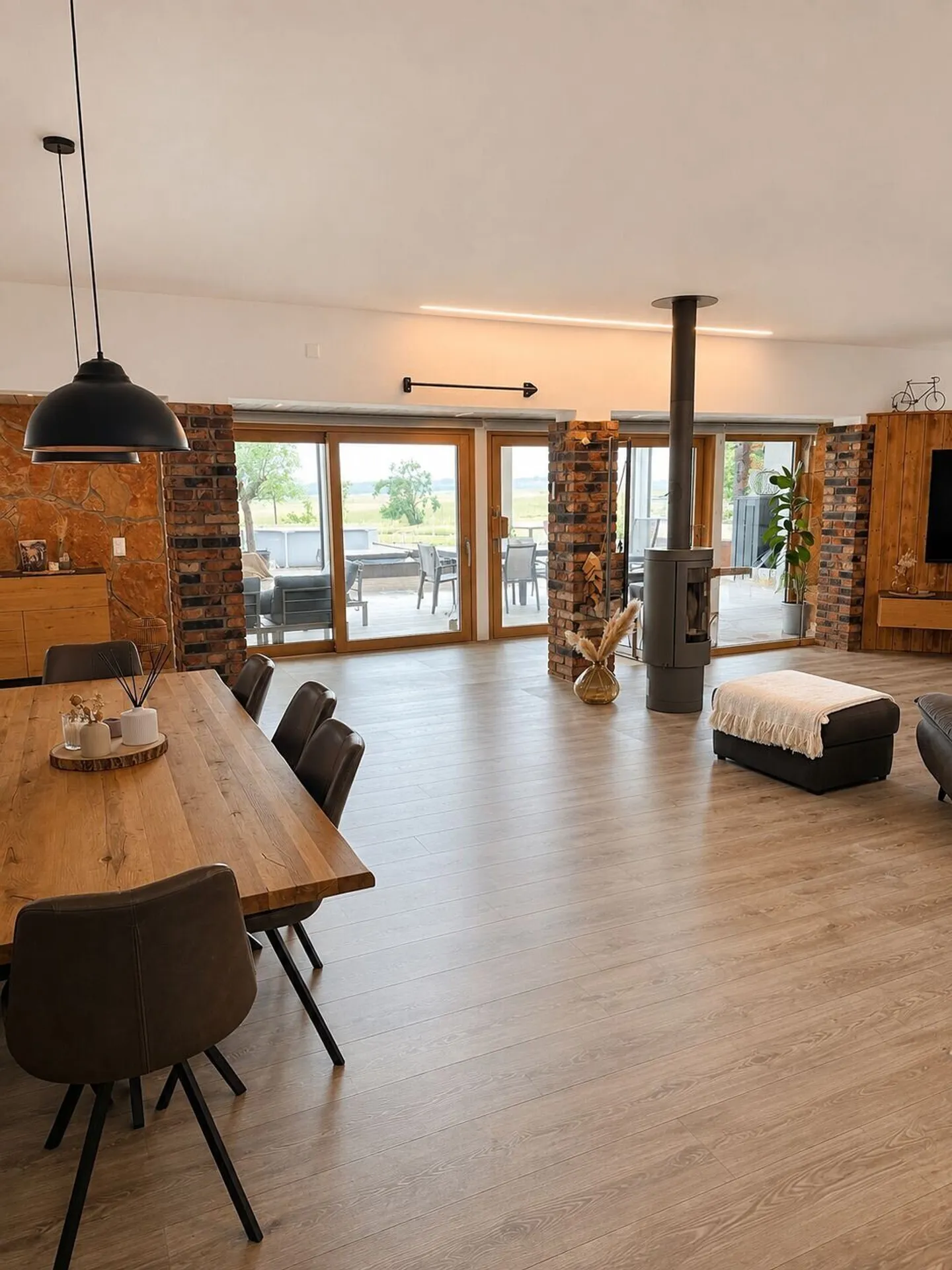 Propriété contemporaine avec annexe - Photo 4 sur 13