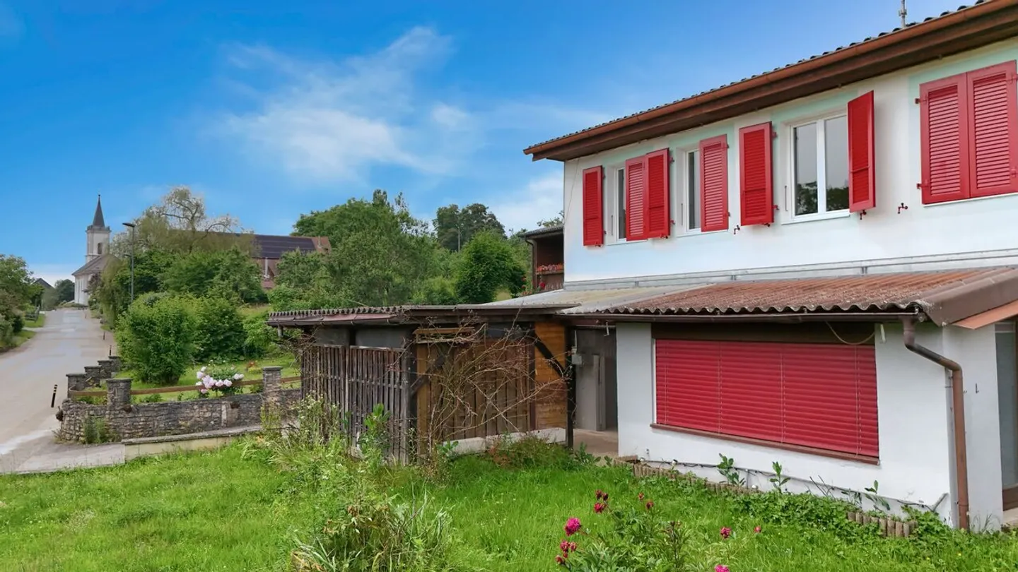 For sale in Réclère family house comprising 2 apartments - Photo 2 of 13