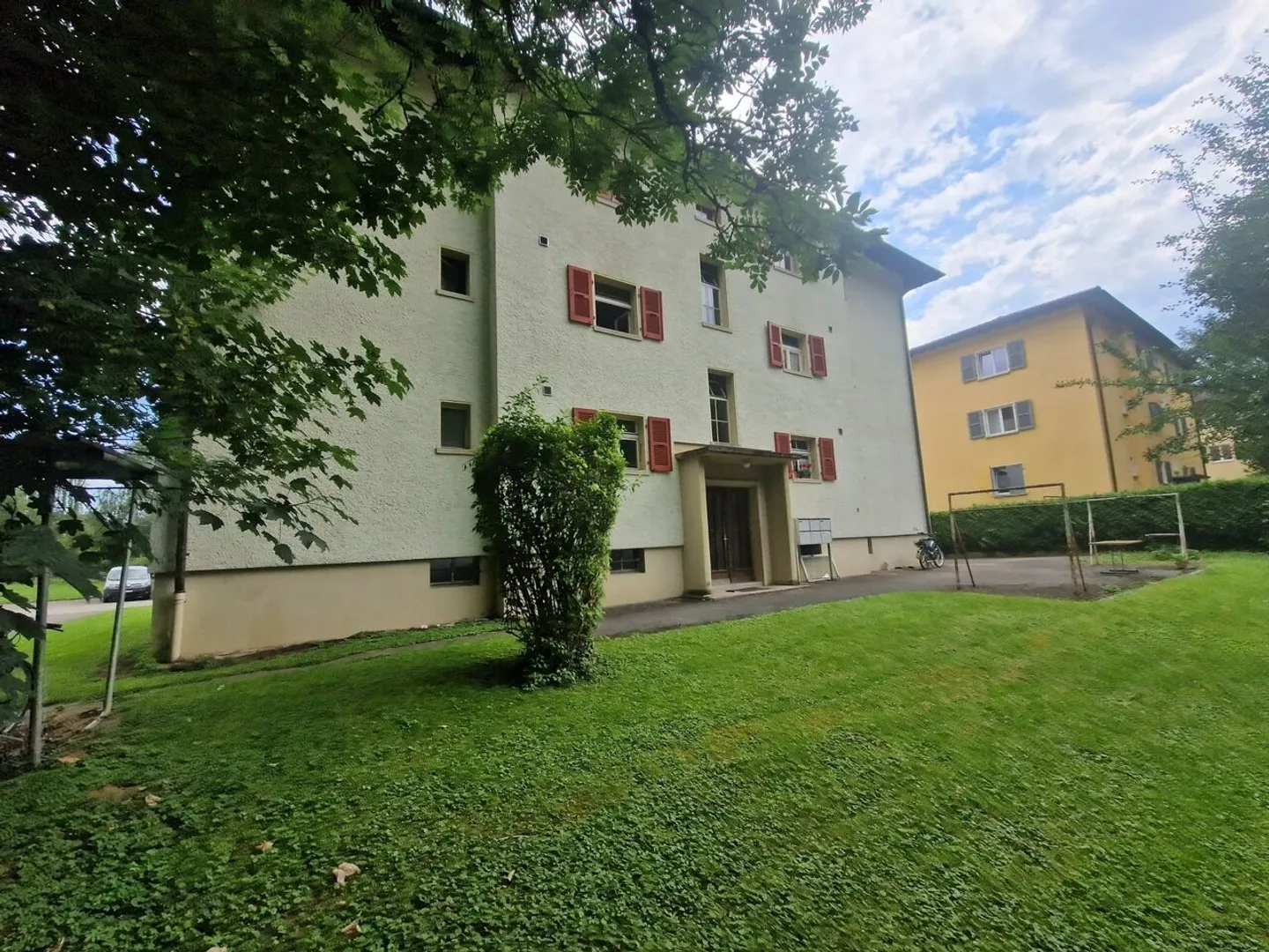 Edificio di rendimento - Foto 2 di 9