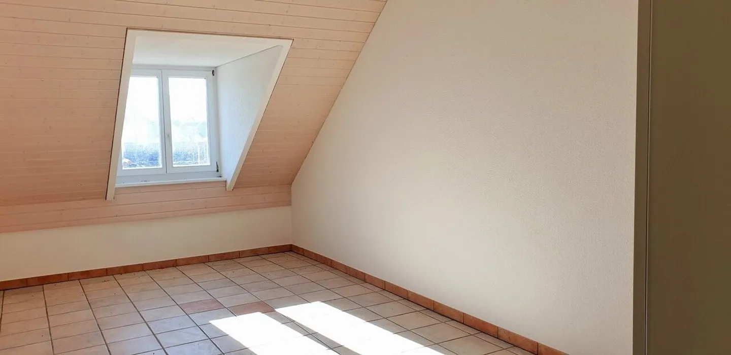 Zu verkaufen 3,5-Zimmer-Wohnung im Dorf Alle - Foto 5 von 7