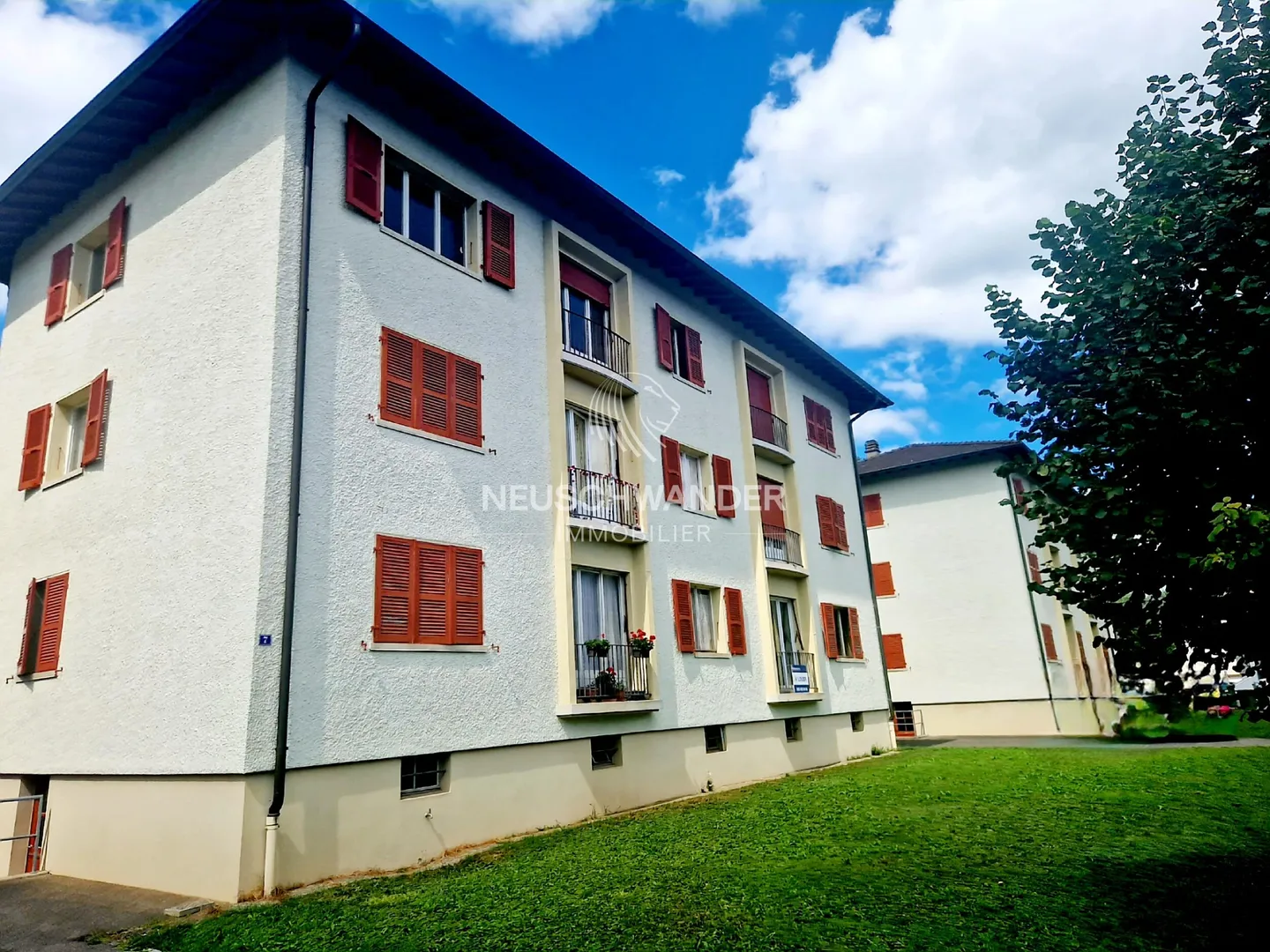 Edificio di rendimento - Foto 2 di 13