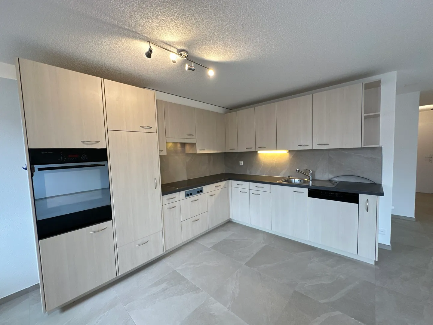 Appartamento completamente ristrutturato di 4,5 locali ad Alle - Foto 1 di 12