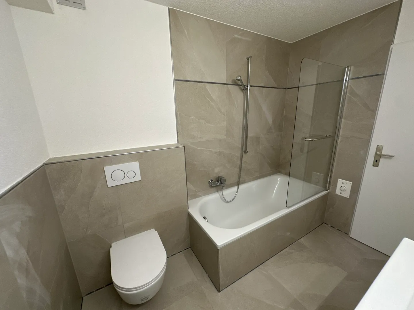 Appartamento completamente ristrutturato di 4,5 locali ad Alle - Foto 6 di 12