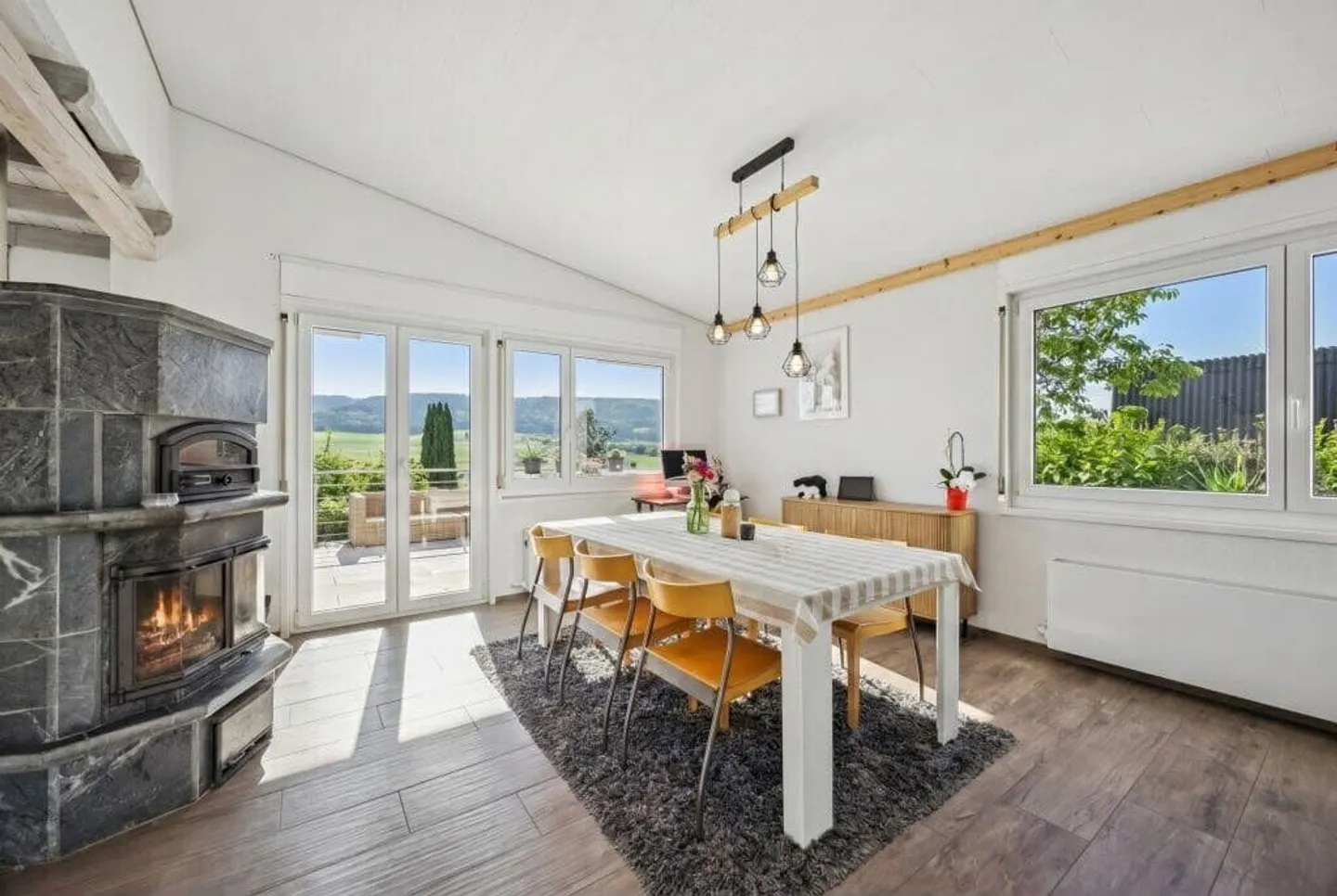 Familienhaus mit 5,5 Zimmern in Fontenais zu verkaufen - Foto 3 von 13