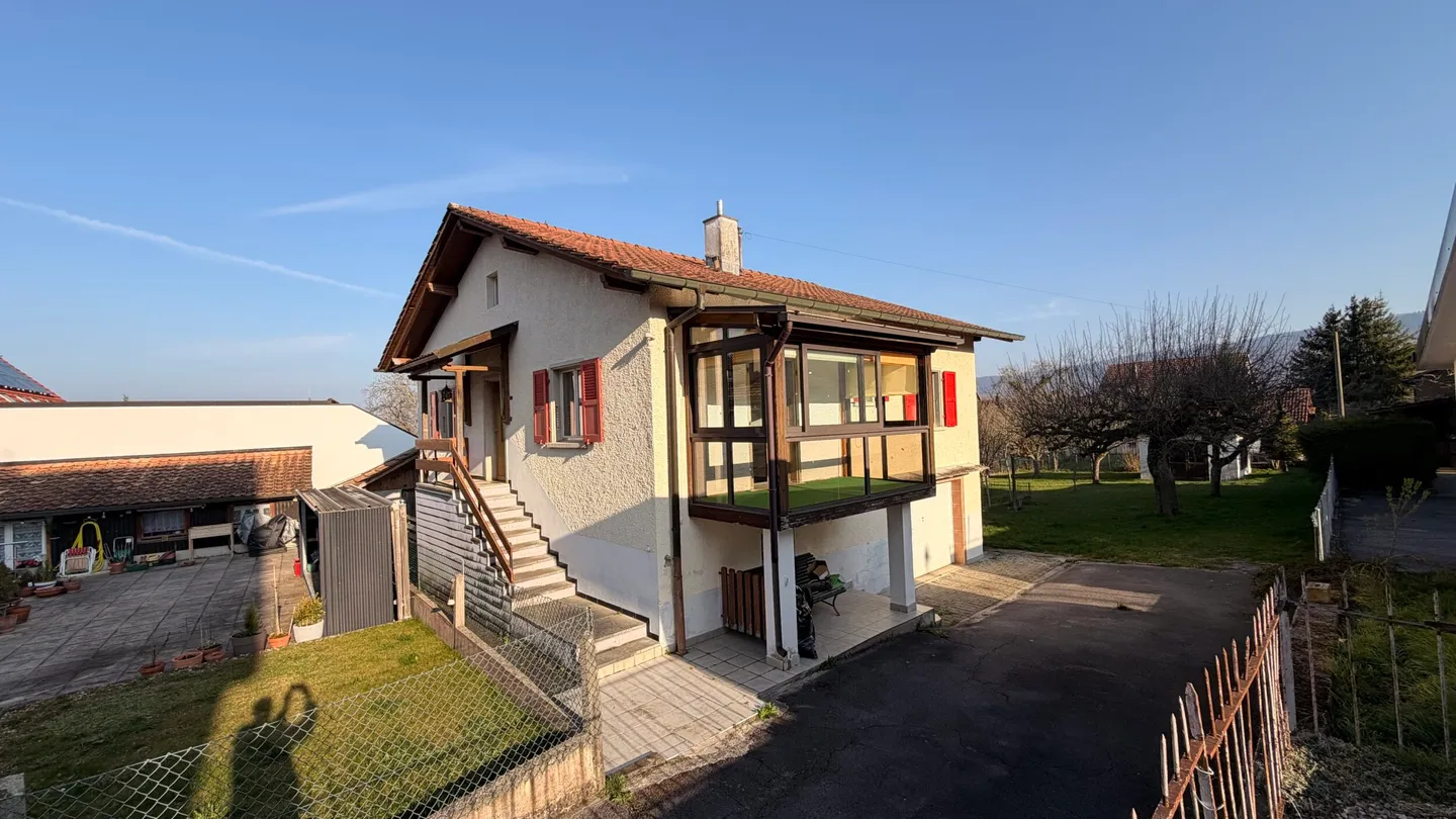 Charmante Maison Individuelle avec Jardin - Photo 1 sur 13