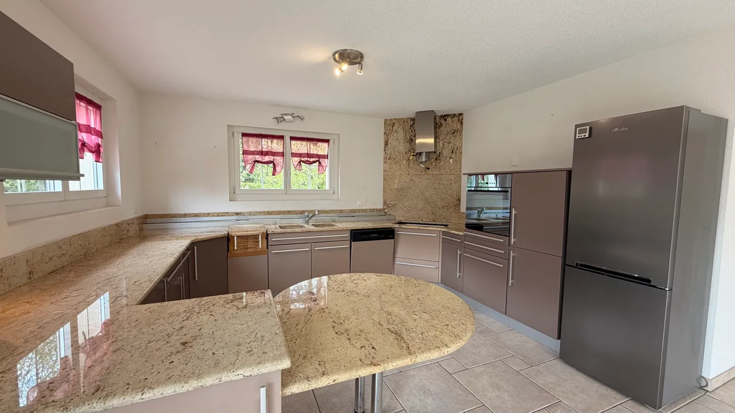 For sale 6.5-room house with garden and garages in Fahy - Photo 2 of 13