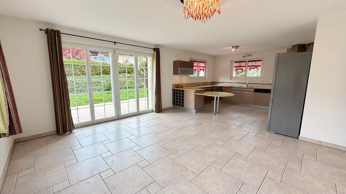 For sale 6.5-room house with garden and garages in Fahy - Photo 4 of 13