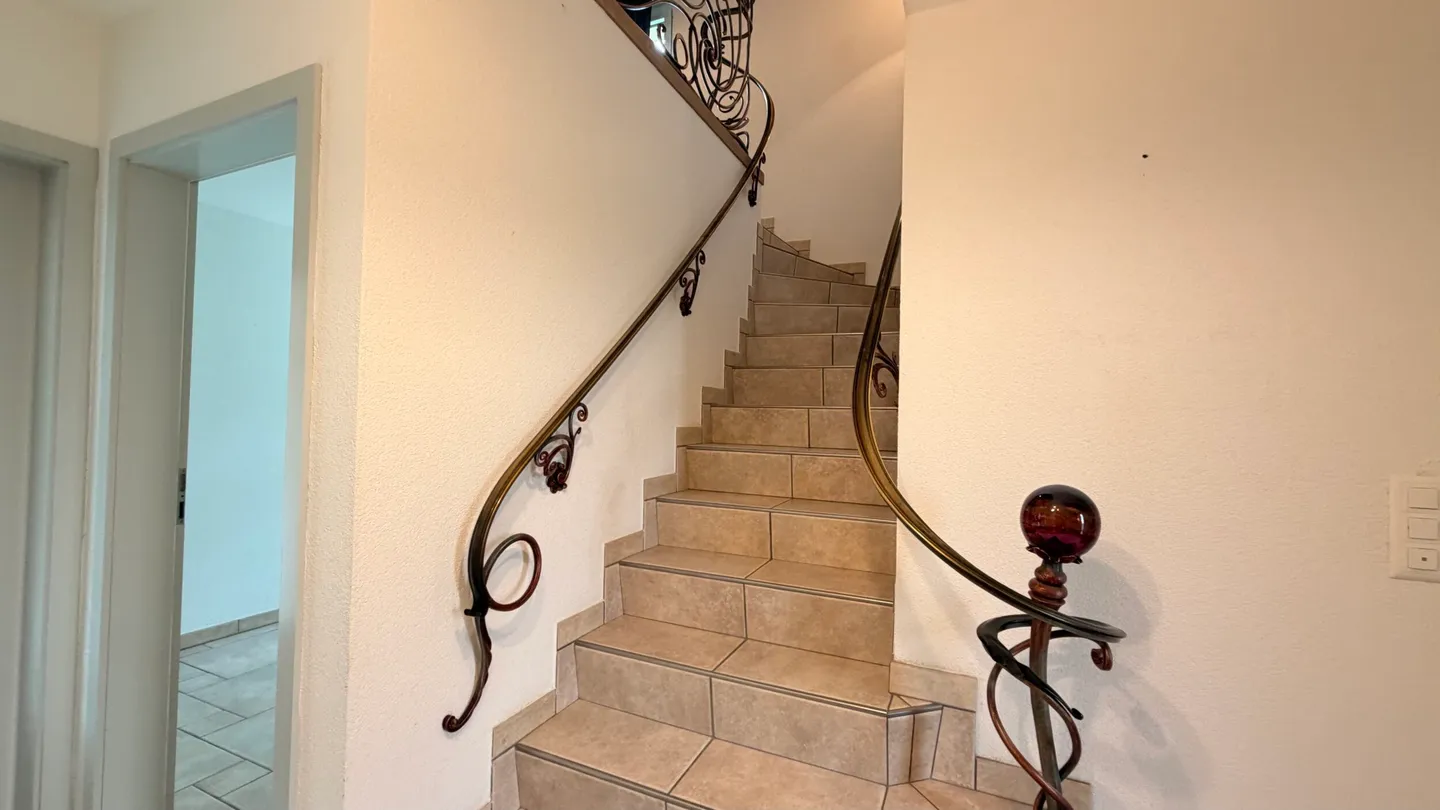 For sale 6.5-room house with garden and garages in Fahy - Photo 9 of 13