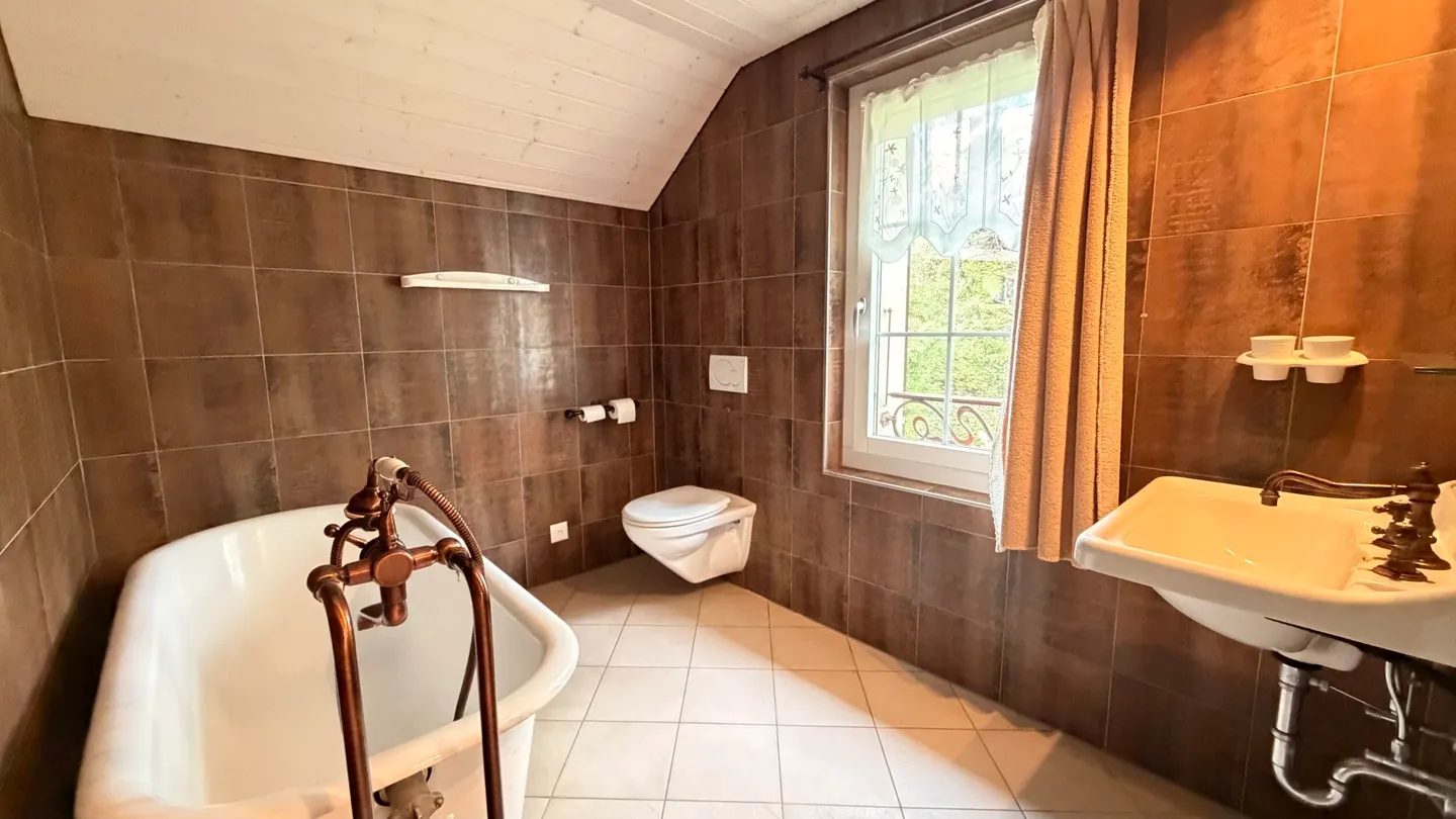 For sale 6.5-room house with garden and garages in Fahy - Photo 12 of 13