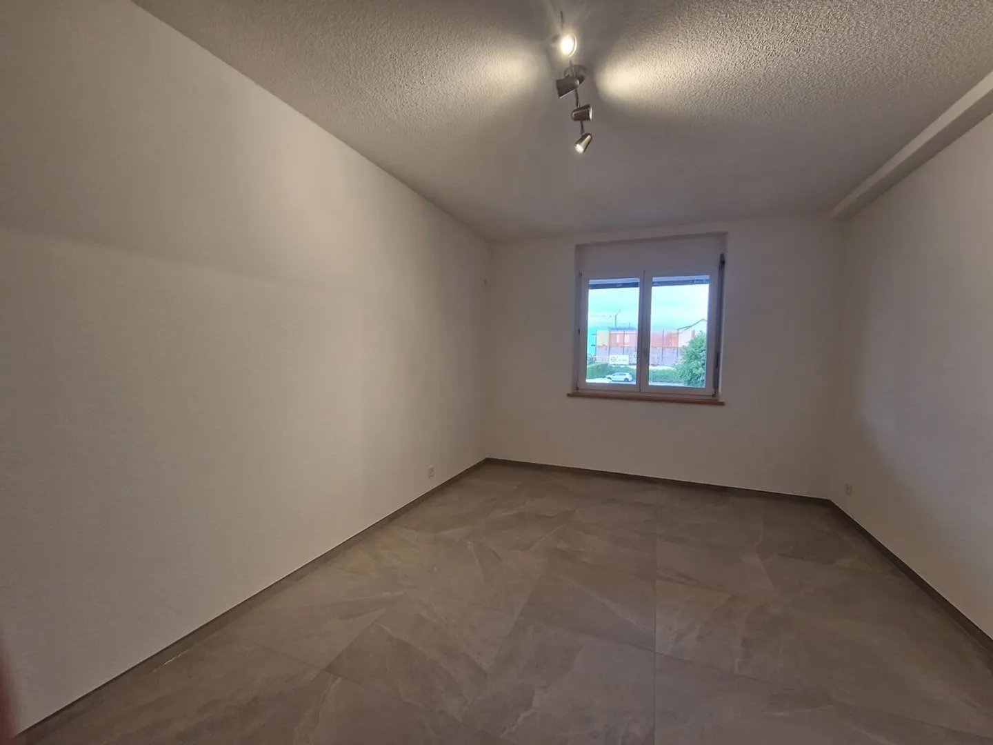 Vollständig renovierte 3,5-Zimmer-Wohnung in Alle - Foto 3 von 6