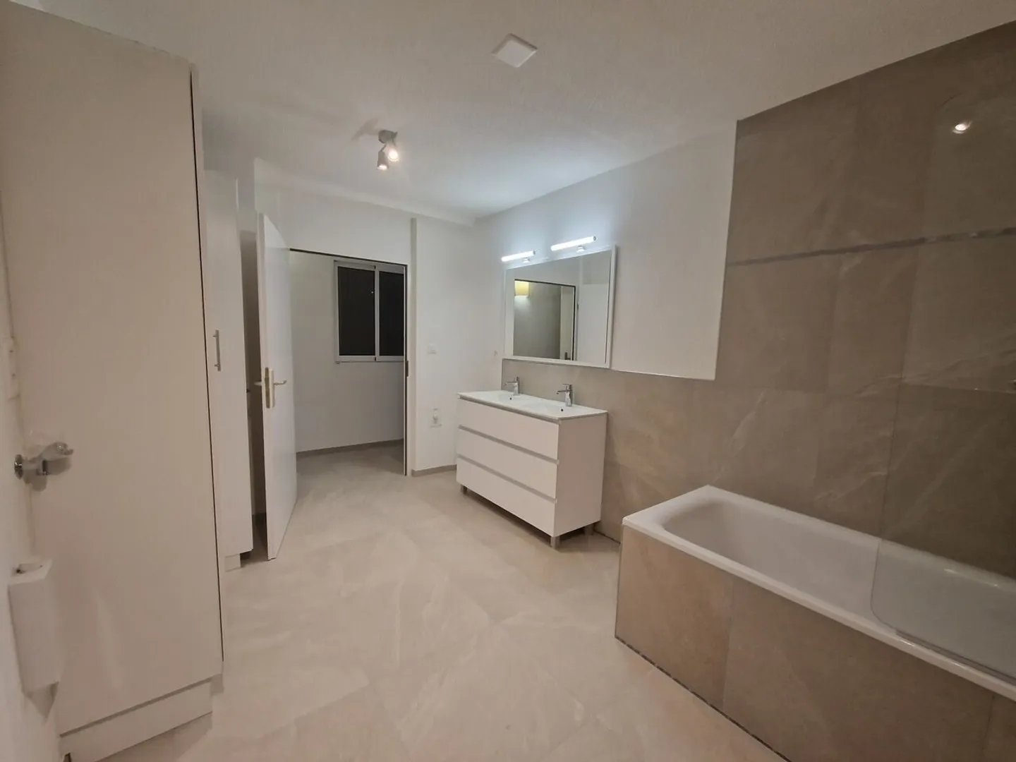 Vollständig renovierte 3,5-Zimmer-Wohnung in Alle - Foto 5 von 6