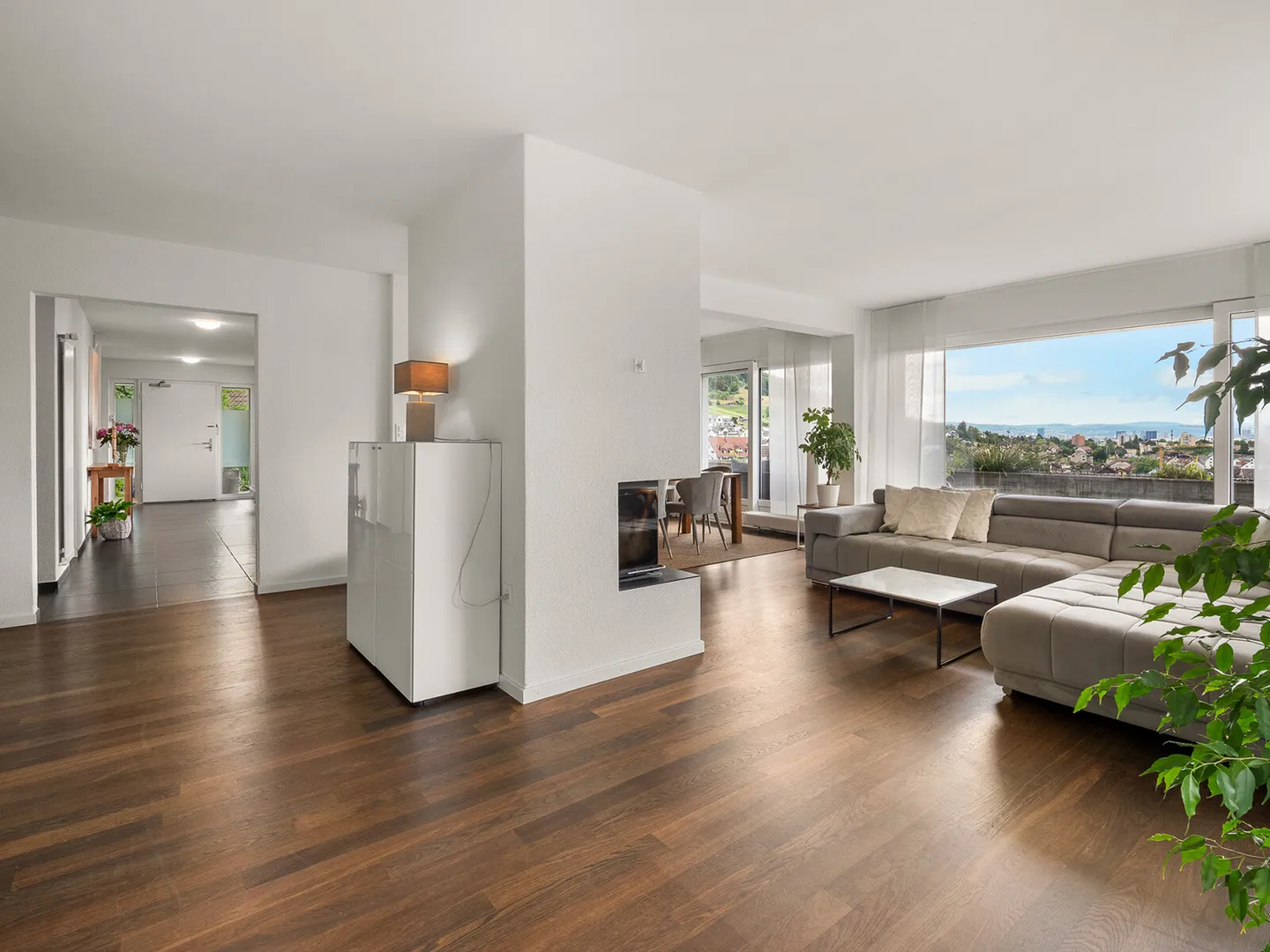 Familienhaus mit sehr viel Raum und fantastischer Panoramasicht - Photo 4 of 10