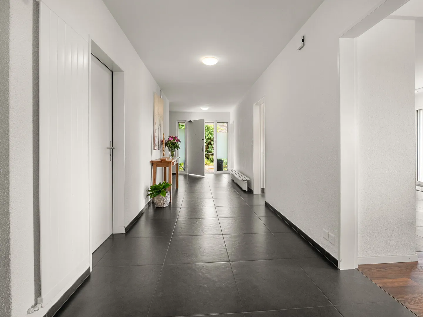 Familienhaus mit sehr viel Raum und fantastischer Panoramasicht - Photo 7 of 10
