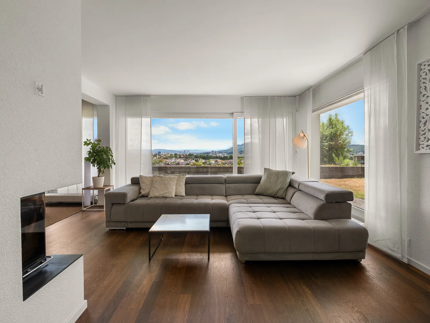 Familienhaus mit sehr viel Raum und fantastischer Panoramasicht - Photo 3 of 10