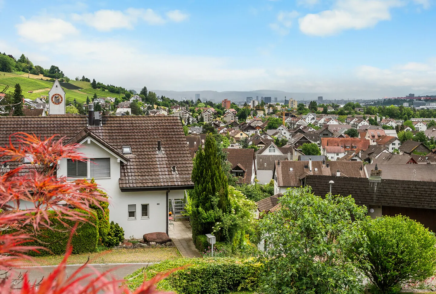 Familienhaus mit sehr viel Raum und fantastischer Panoramasicht - Photo 2 of 10