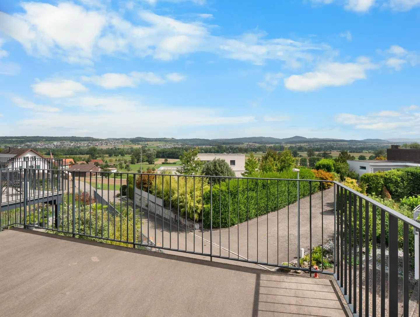 Modern 6.5-Room House with Panoramic View - Photo 1 of 9