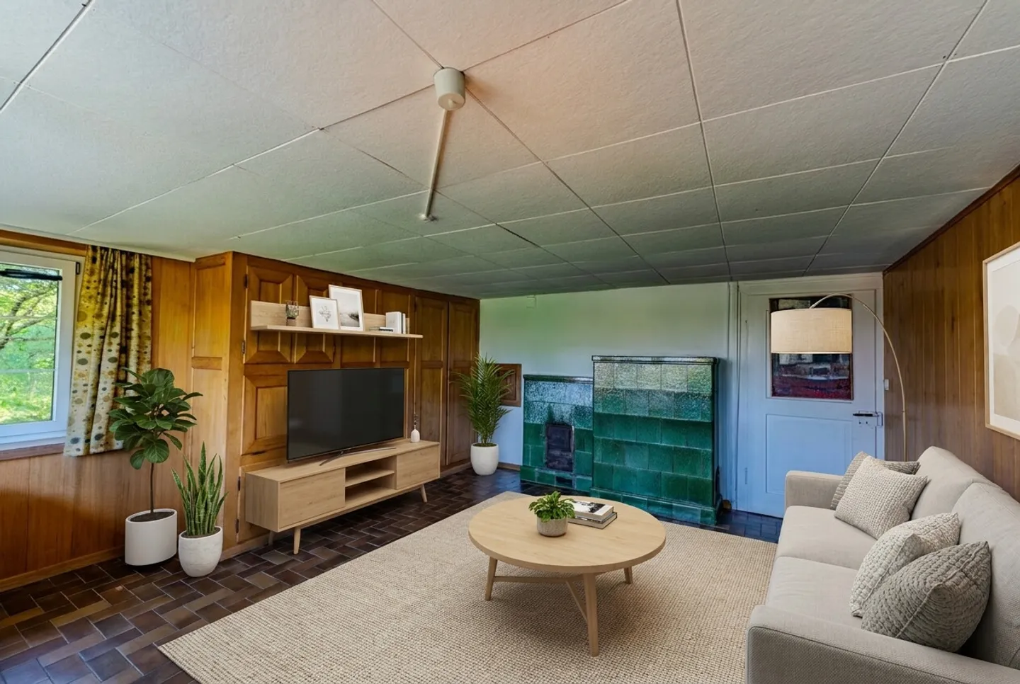 Unique house with a lot of renovation and expansion potential - Photo 6 of 13