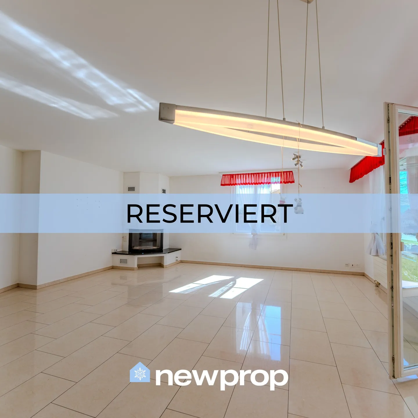 Appartement spacieux de 3,5 pièces au rez-de-chaussée avec cheminée confortable - Photo 1 sur 13