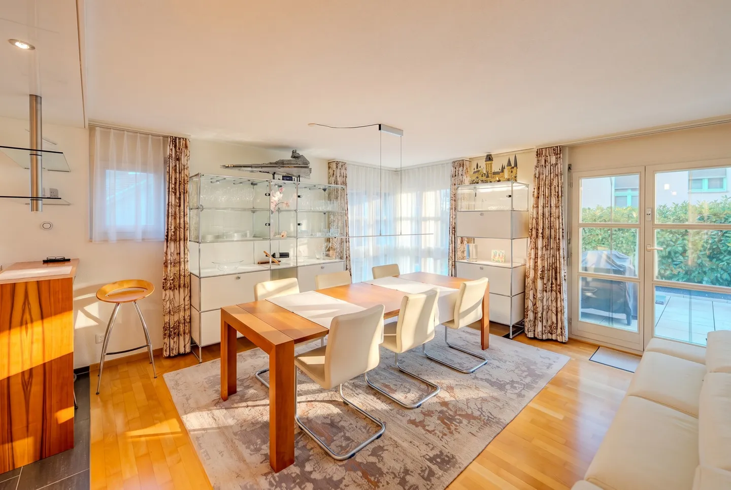 Dreamlike 5.5-room maisonette apartment with fully developed hobby room - Photo 3 of 13