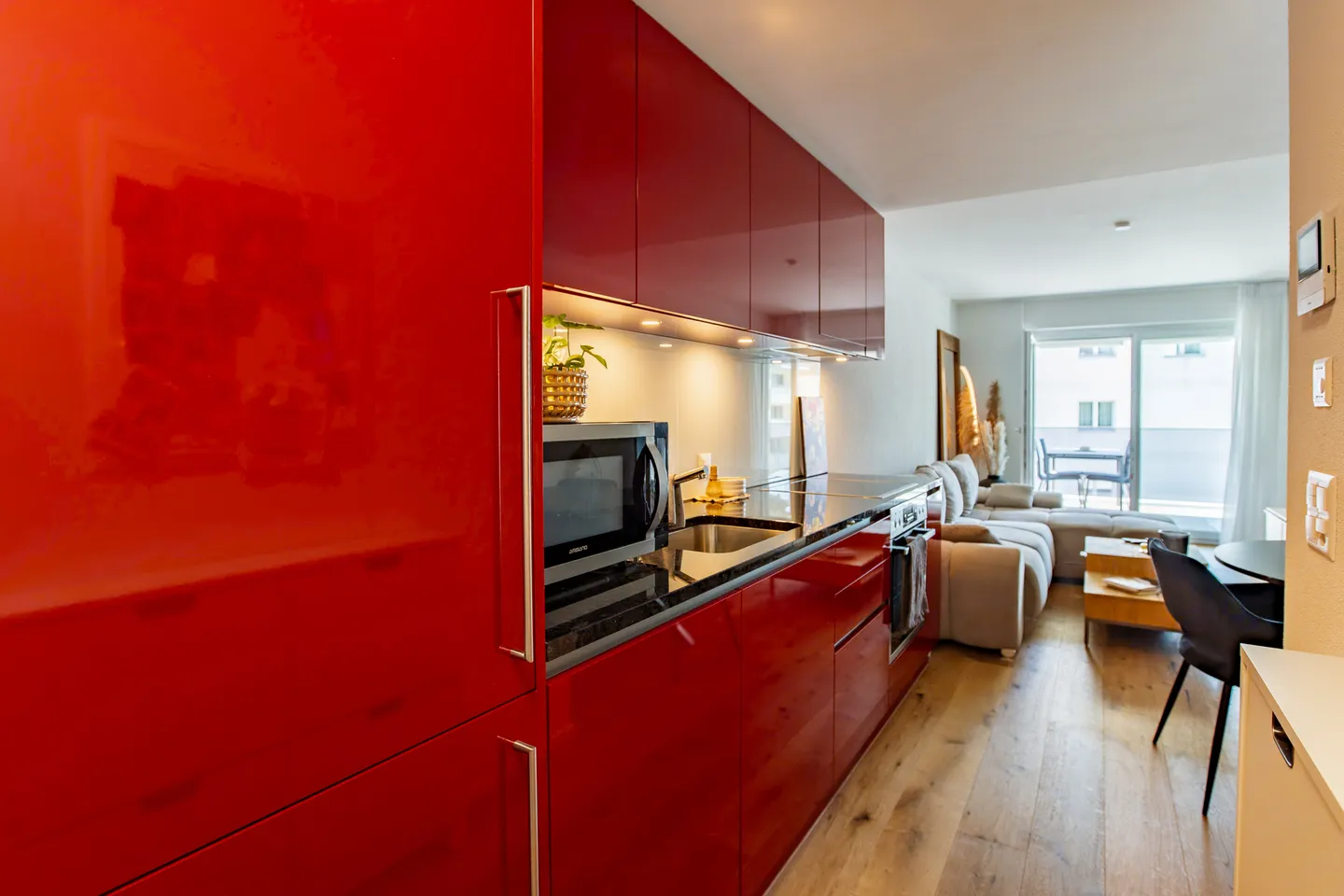 Appartamento 2.5 stanze completamente ristrutturato con grande balcone - Foto 3 di 9