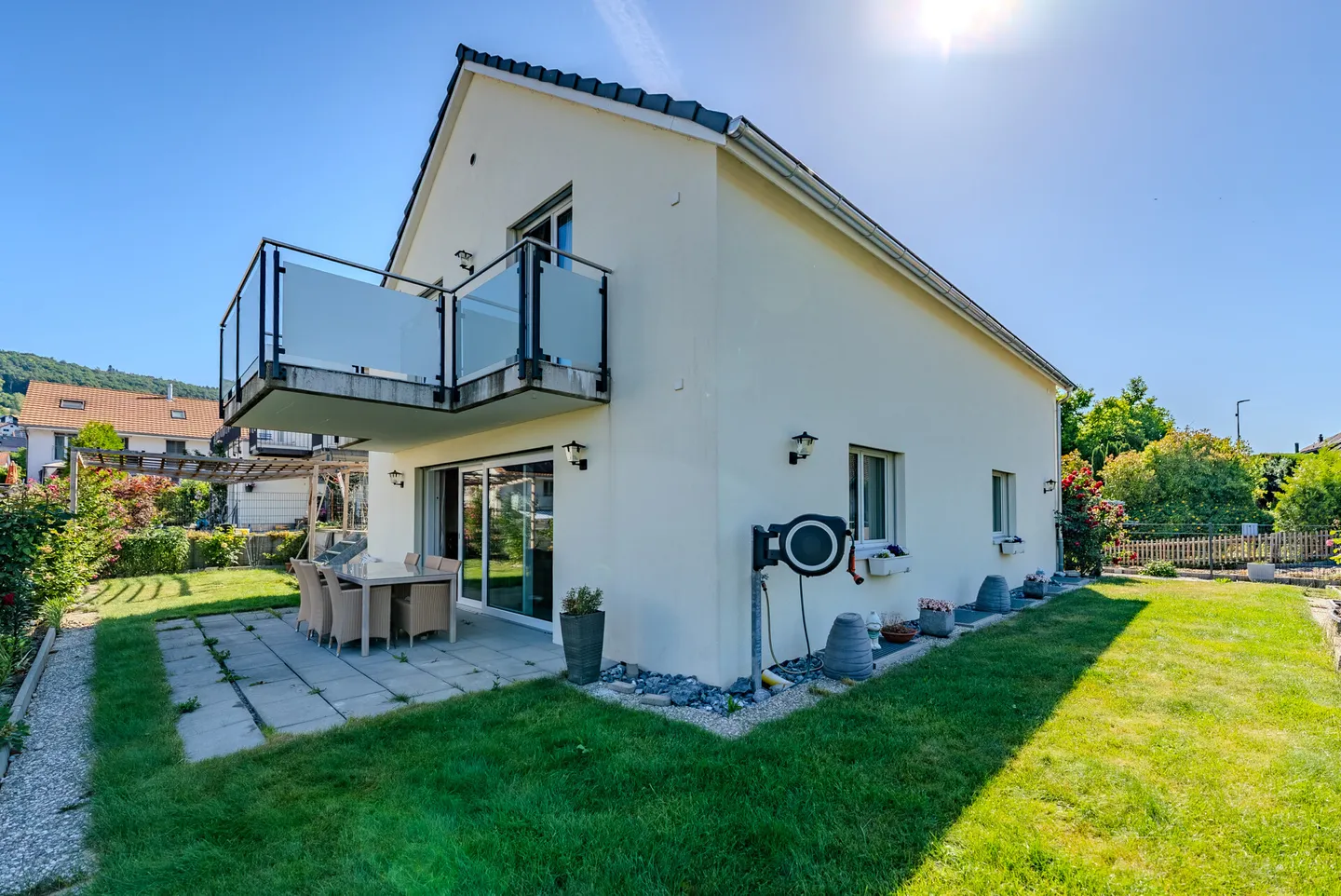 Modernes Einfamilienhaus an ruhiger Lage - Foto 3 von 13
