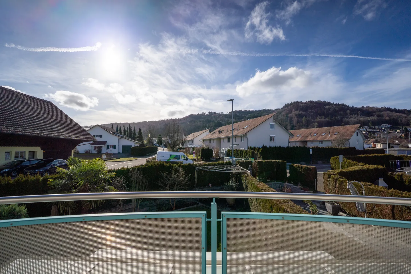 Family idyll in Spreitenbach Charming 7-room terraced single-family home - Photo 5 of 13