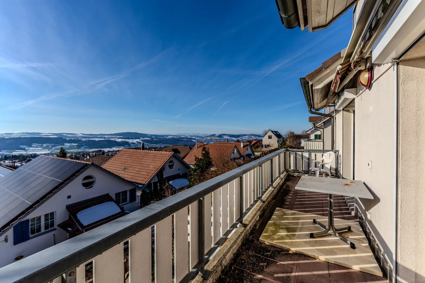 Spacious detached house with wide views of Lake Baldegg - Photo 4 of 13