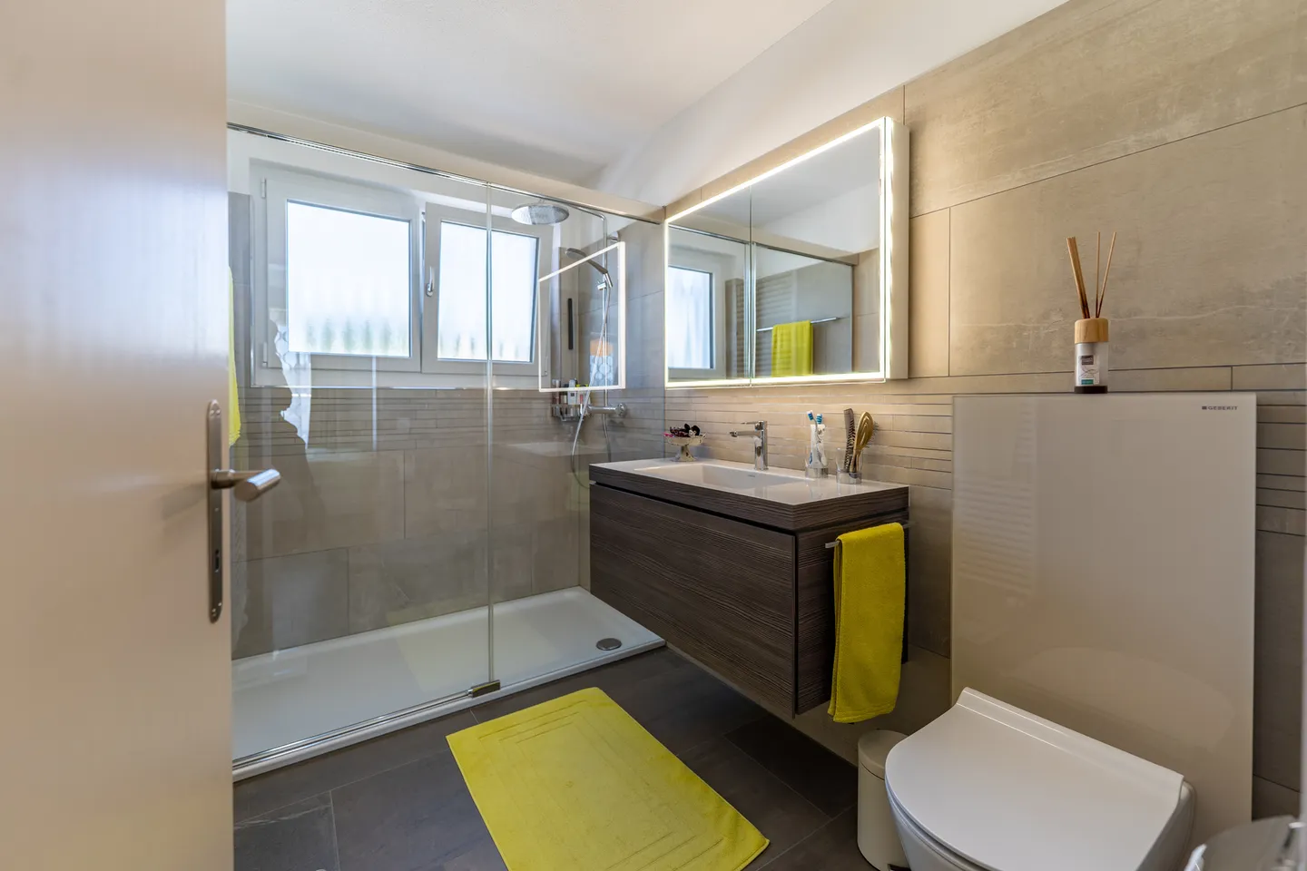 Renovierte 3.5-Zimmer-Attikawohnung in Rütihof - Photo 7 of 13