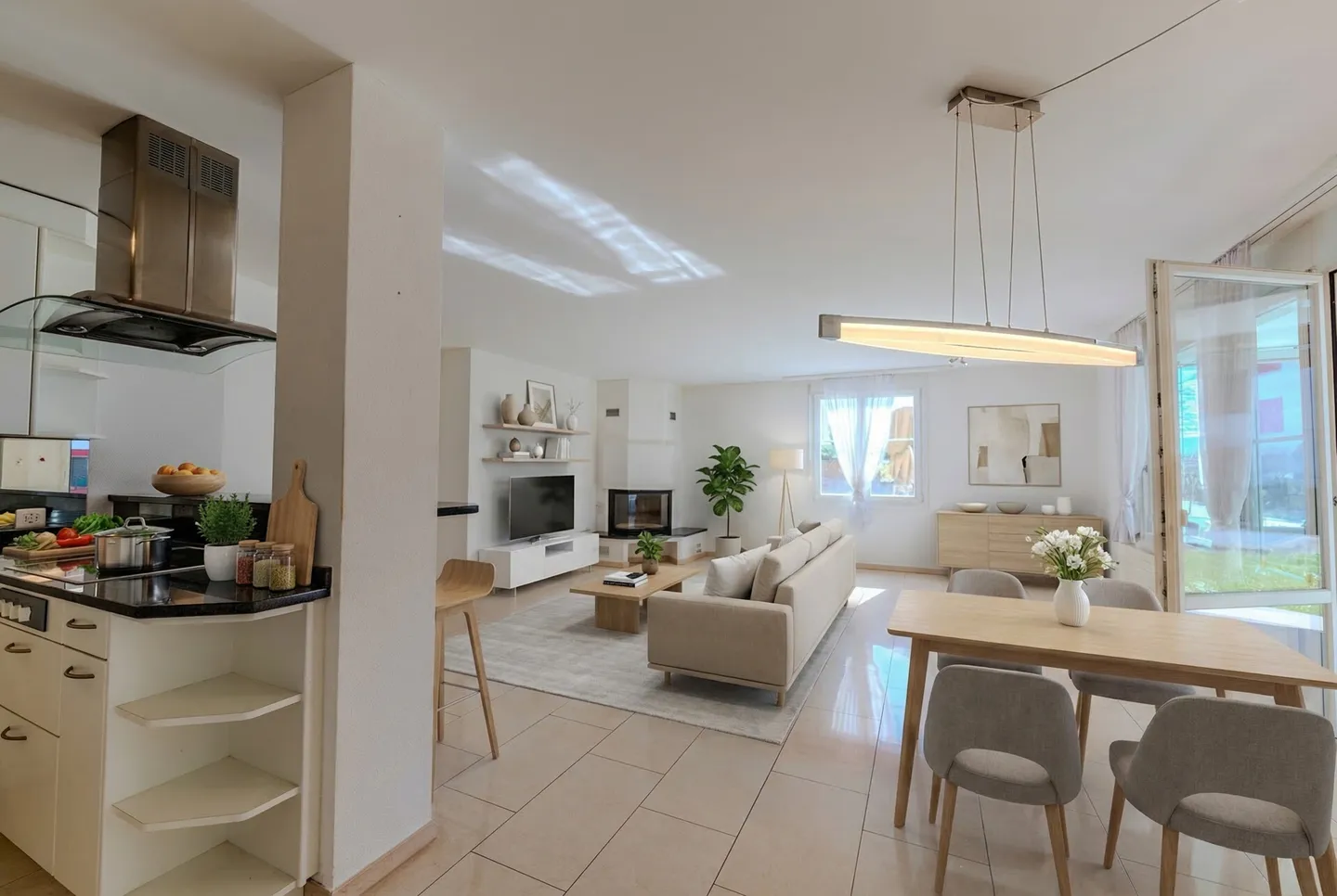 Spacious 3.5 Room Ground Floor Apartment with Cozy Fireplace - Photo 1 of 13