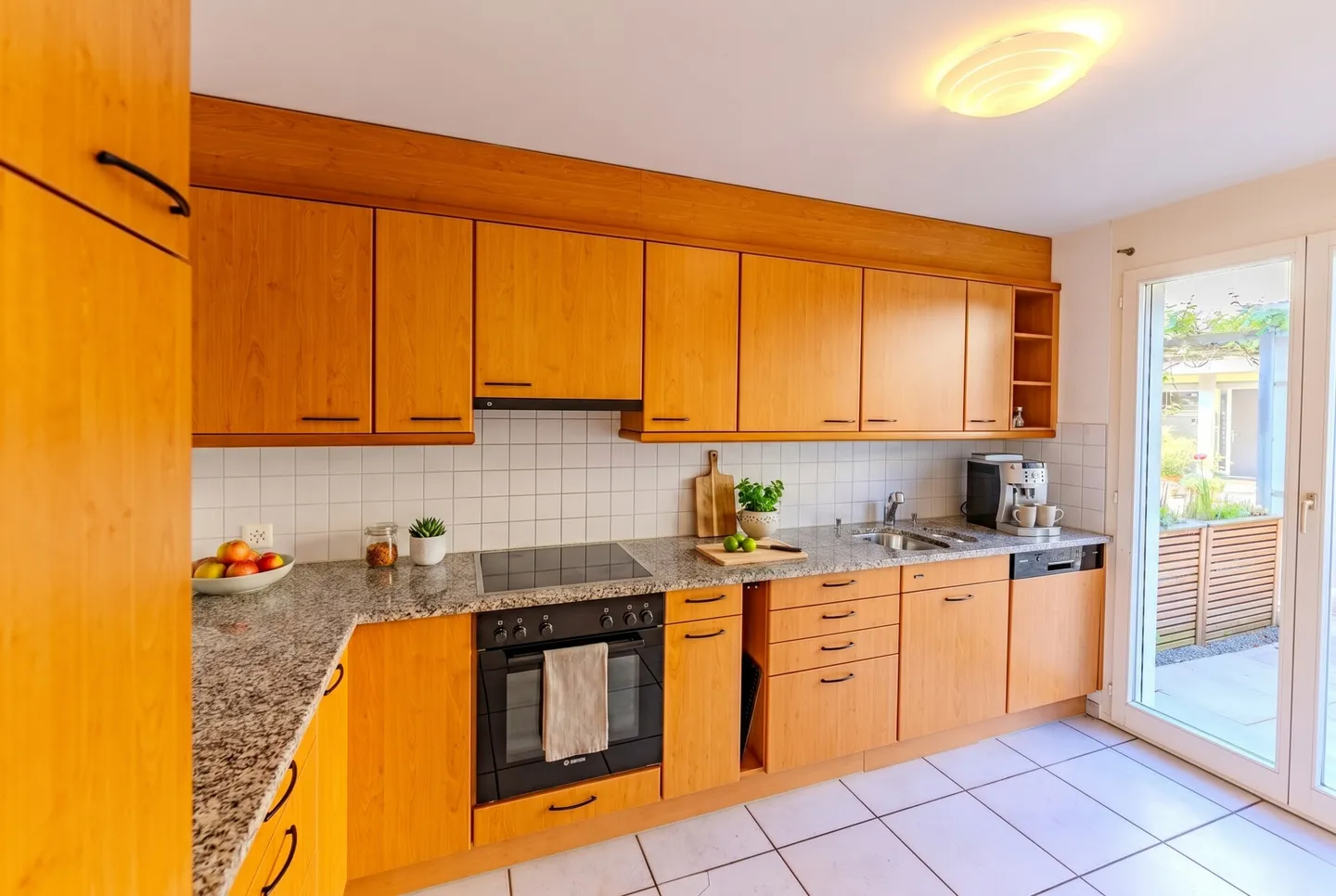 Casa a schiera con vista lago in posizione privilegiata - Foto 5 di 13