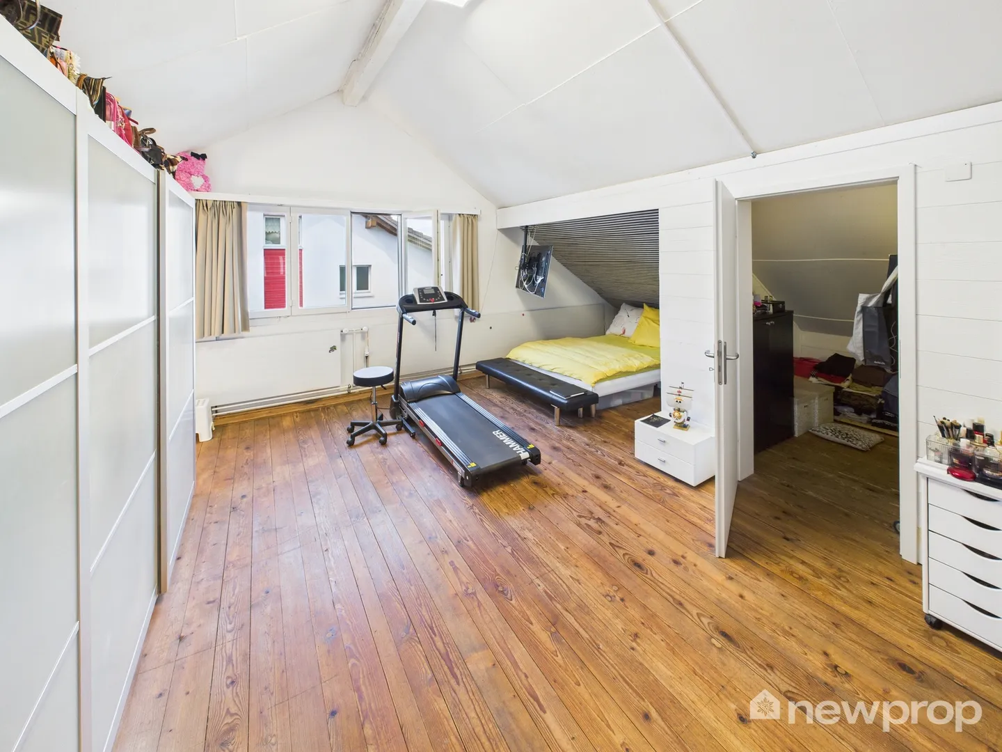 6.5-Room Single-Family House with Apartment and Studio - Photo 8 of 13