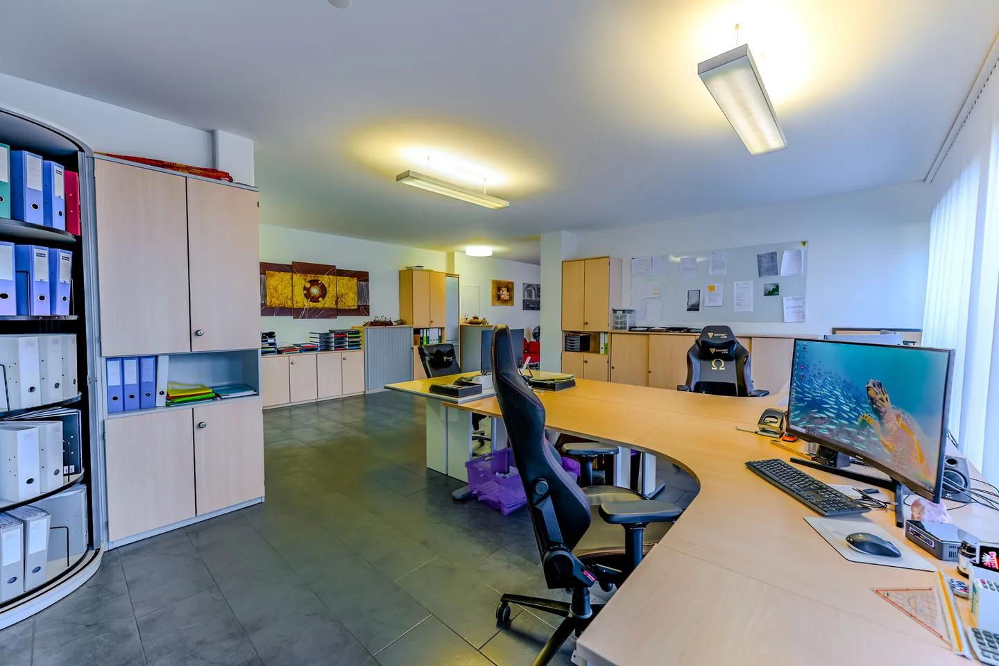 Ufficio Moderno con Vista Lago - Foto 11 di 13