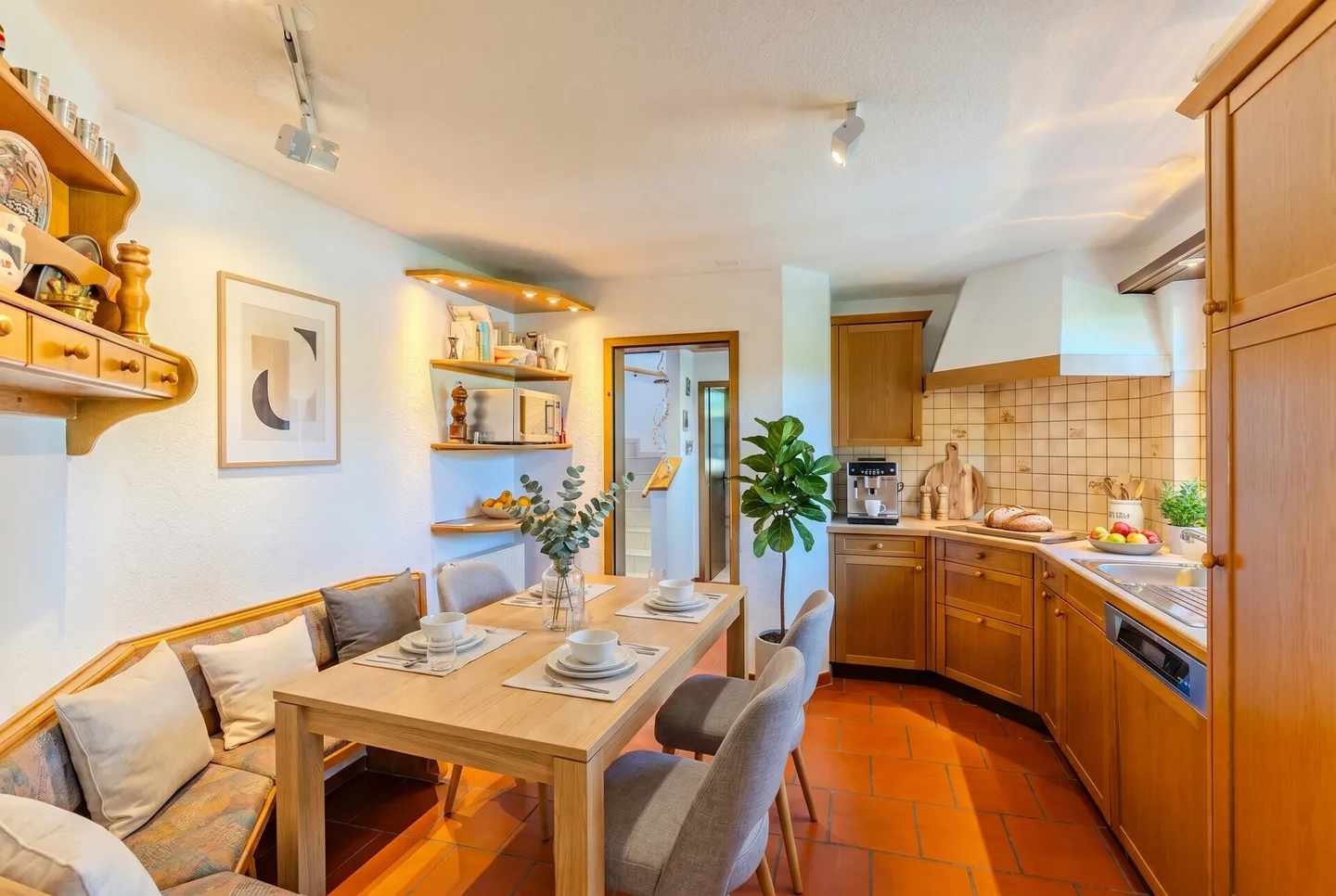 Maison familiale de 5,5 pièces dans le style d'une maison de campagne avec de grands espaces extérieurs - Photo 7 sur 13