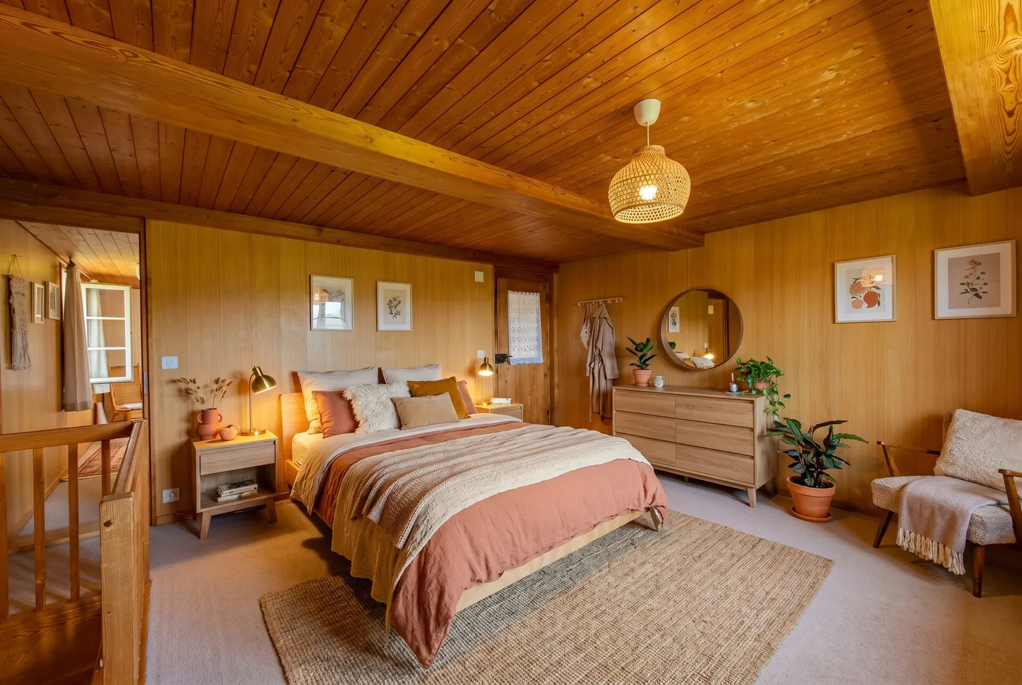 Unique house with a lot of renovation and expansion potential - Photo 10 of 13